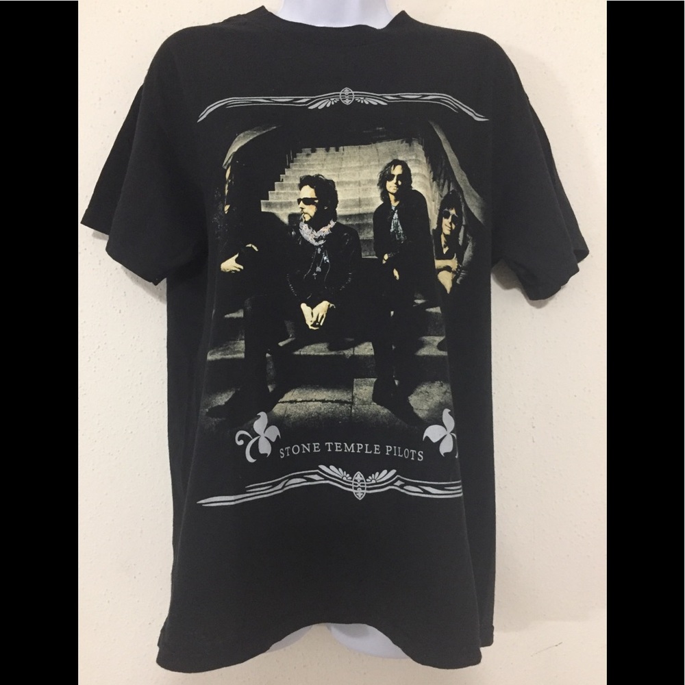 2009 STONE TEMPLE PILOTS W SCOTT WEILAND BAND TEE